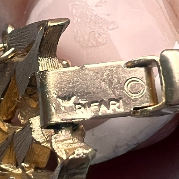 1950s Crown Trifari set gold bracelet with safety & clip on earrings rare - Picture 7 of 8